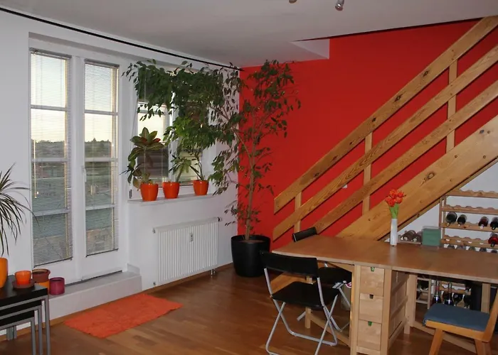 Sunny Two-story Kyje Appartement *